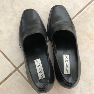 Black leather upper shoe 5.5